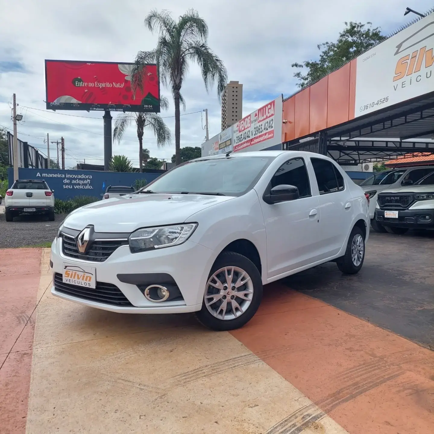 RENAULT Logan - Foto