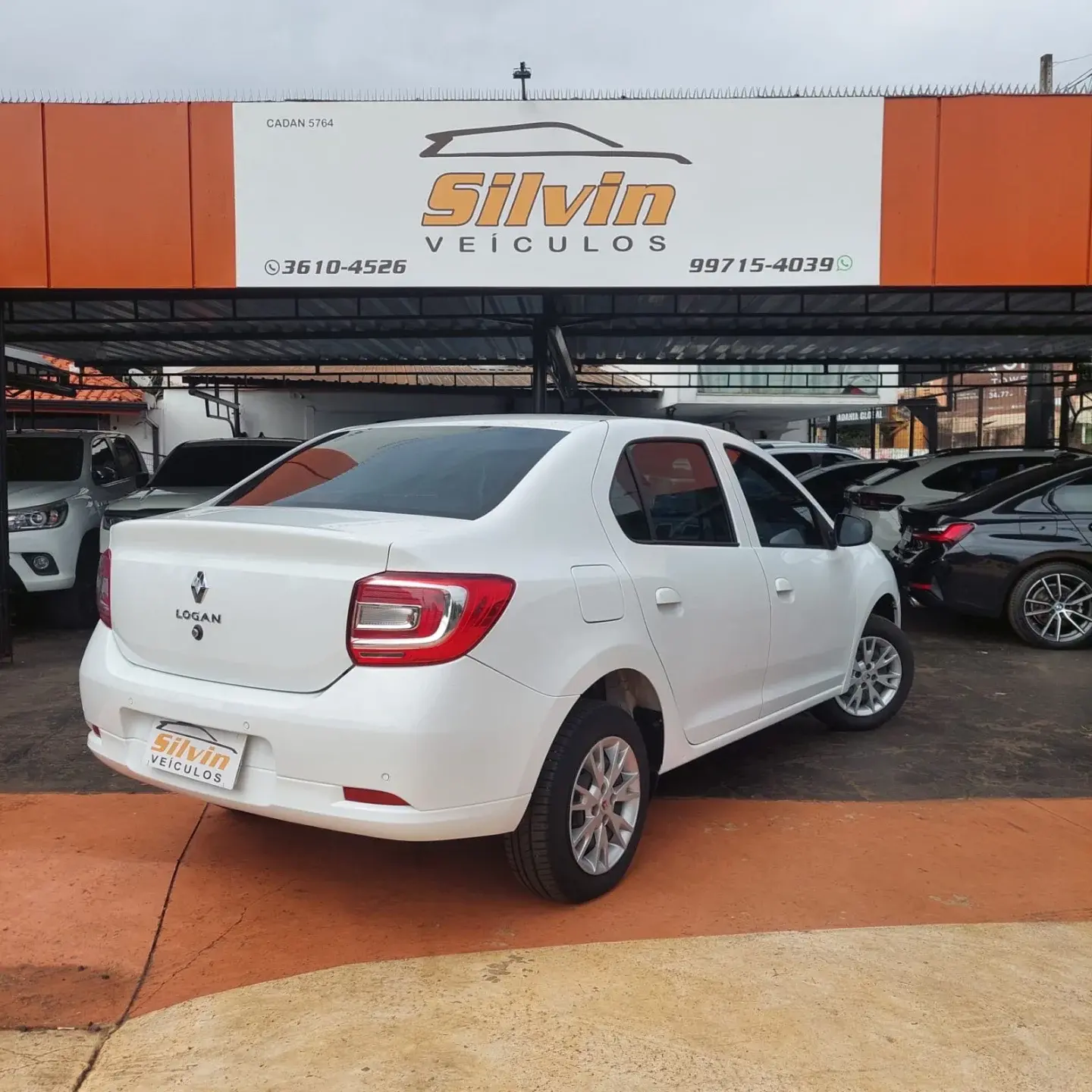 RENAULT Logan - Foto