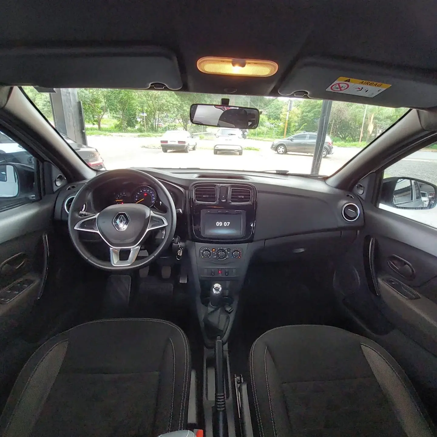 RENAULT Logan - Foto