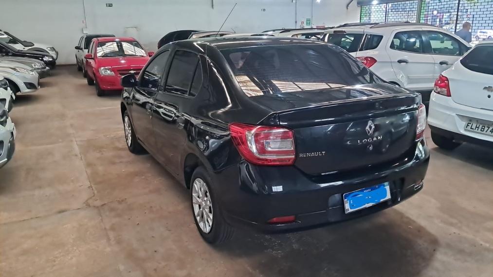 RENAULT Logan - Foto