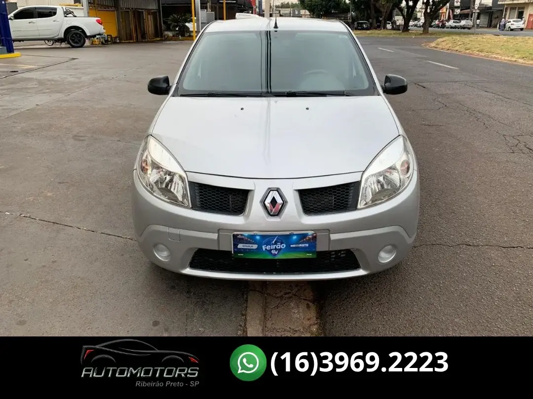 RENAULT Sandero - Foto