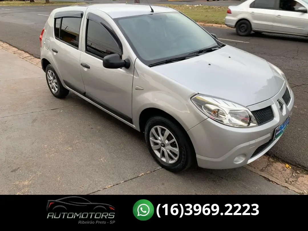 RENAULT Sandero - Foto