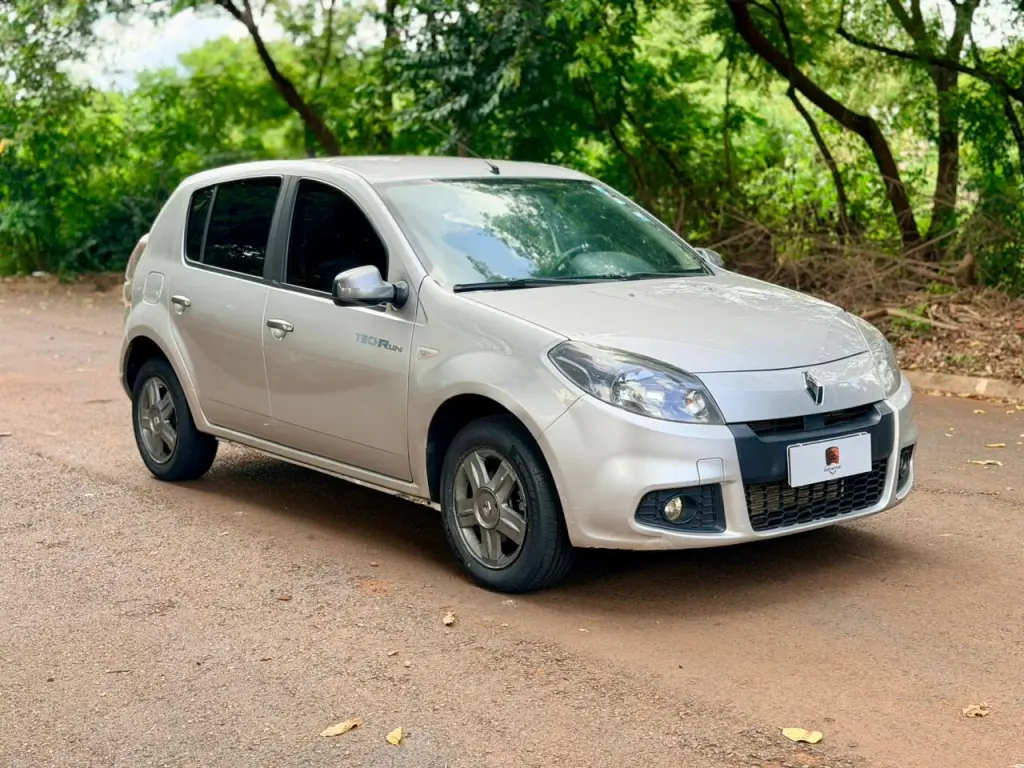 RENAULT Sandero - Foto