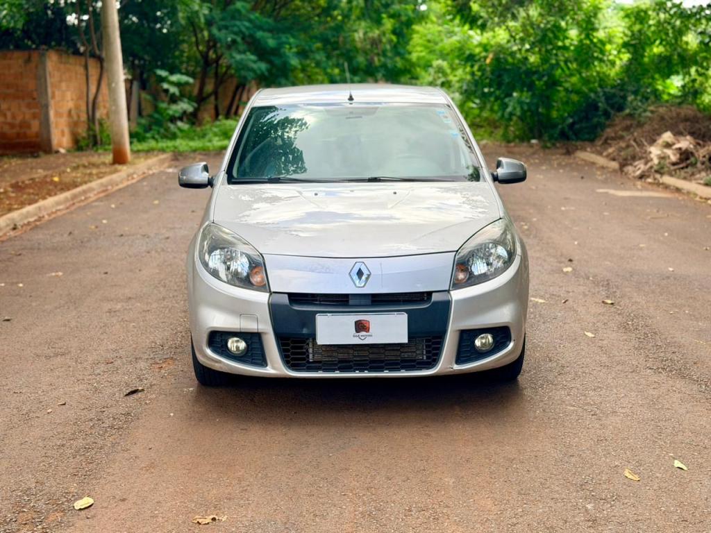 RENAULT Sandero - Foto