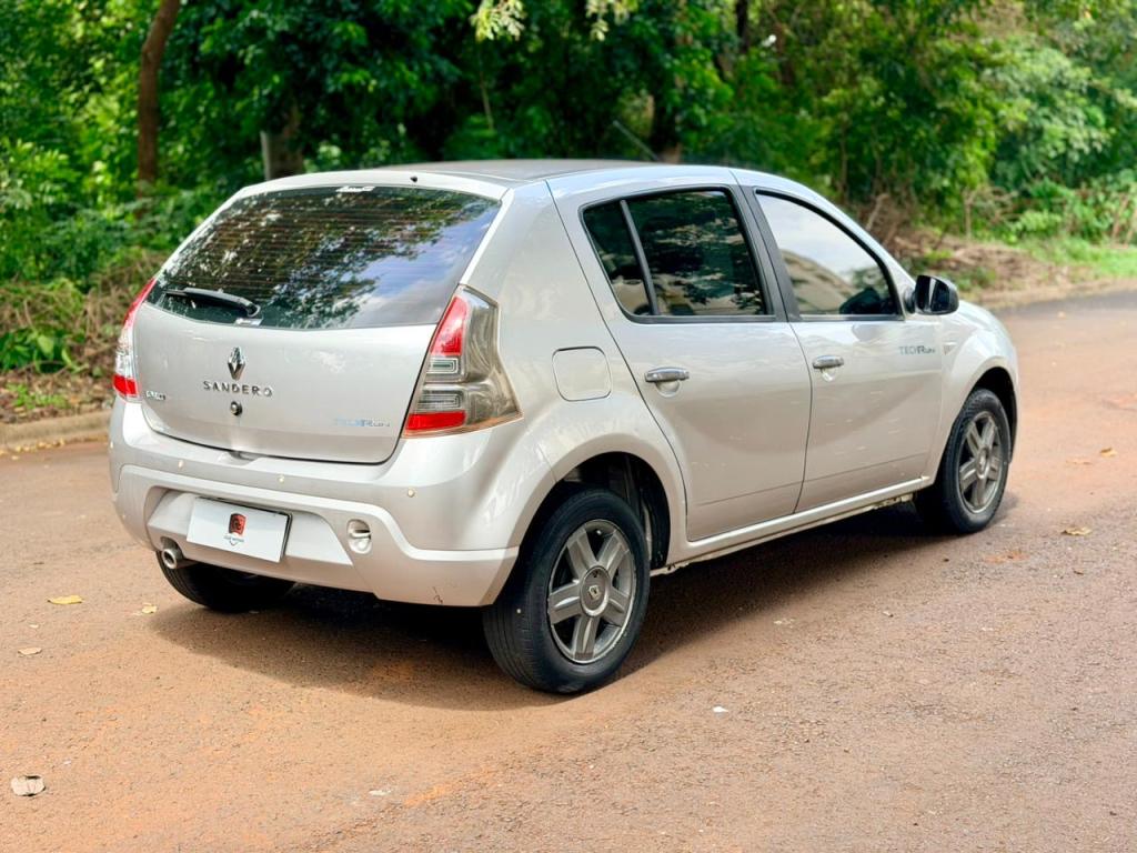RENAULT Sandero - Foto