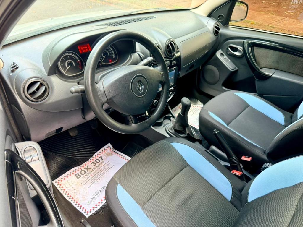 RENAULT Sandero - Foto