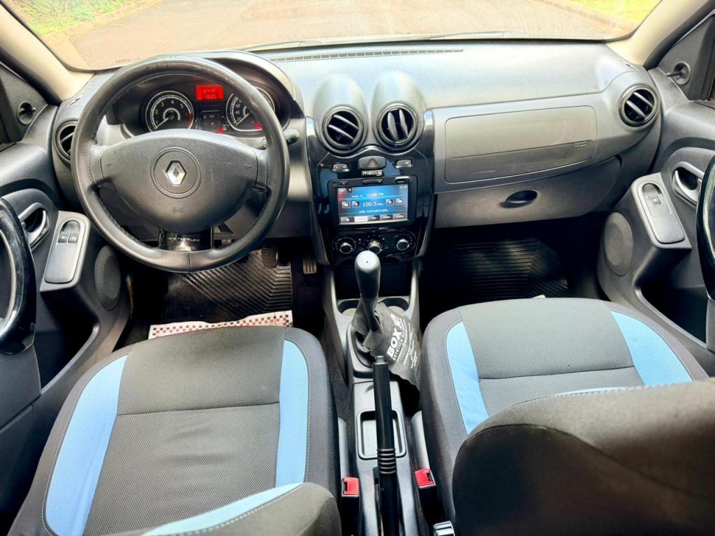 RENAULT Sandero - Foto