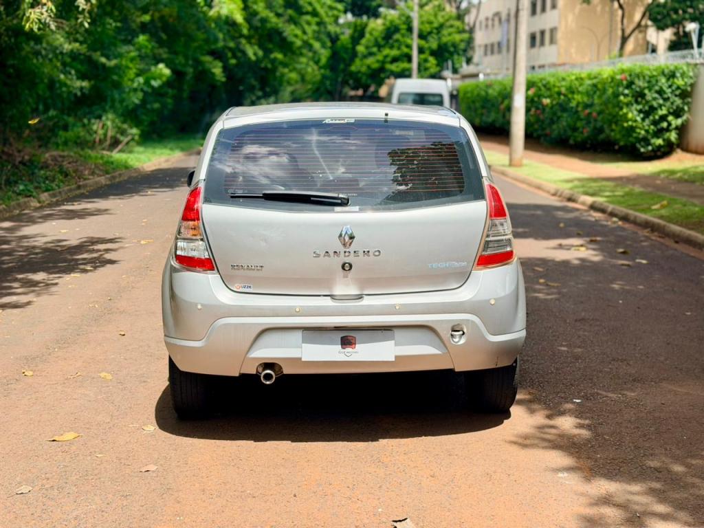 RENAULT Sandero - Foto