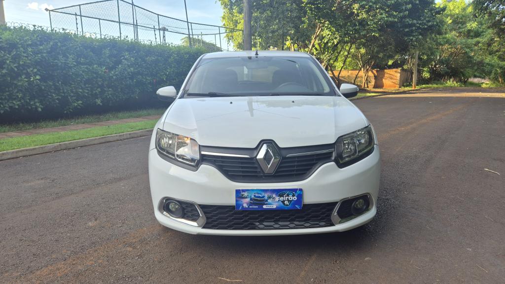 RENAULT Sandero - Foto
