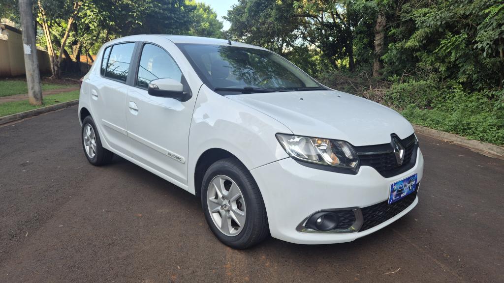 RENAULT Sandero - Foto
