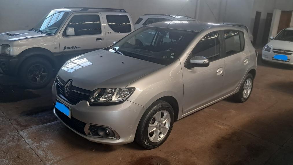 RENAULT Sandero - Foto