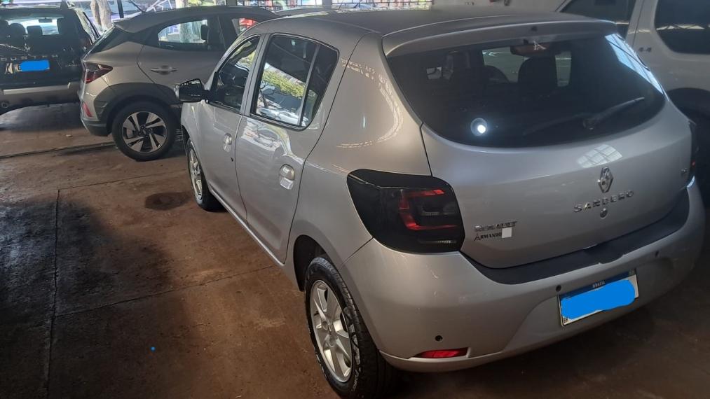 RENAULT Sandero - Foto