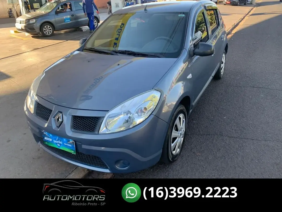 RENAULT Sandero - Foto
