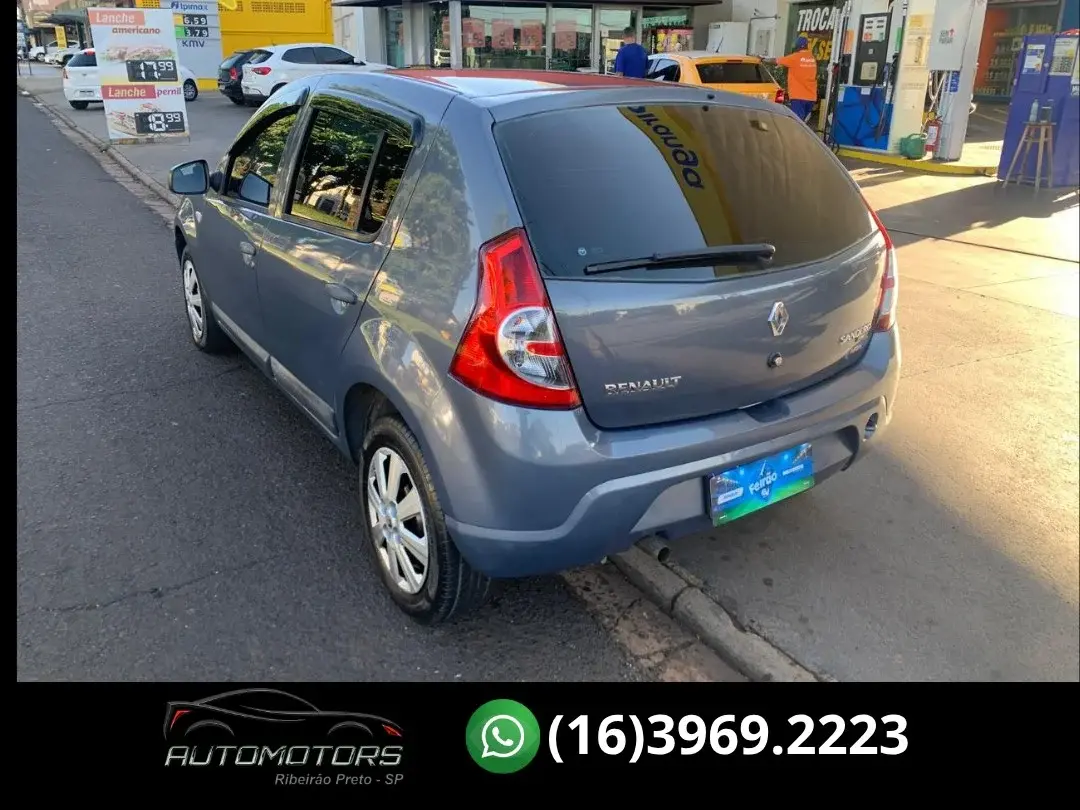 RENAULT Sandero - Foto