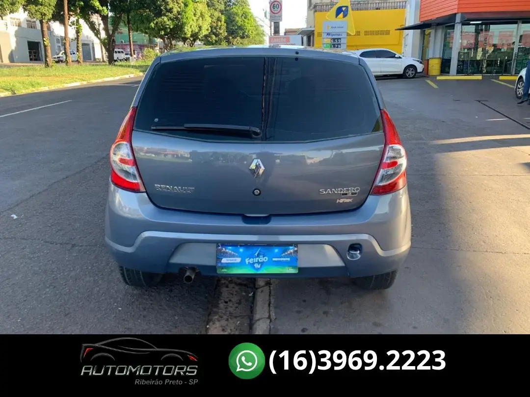 RENAULT Sandero - Foto