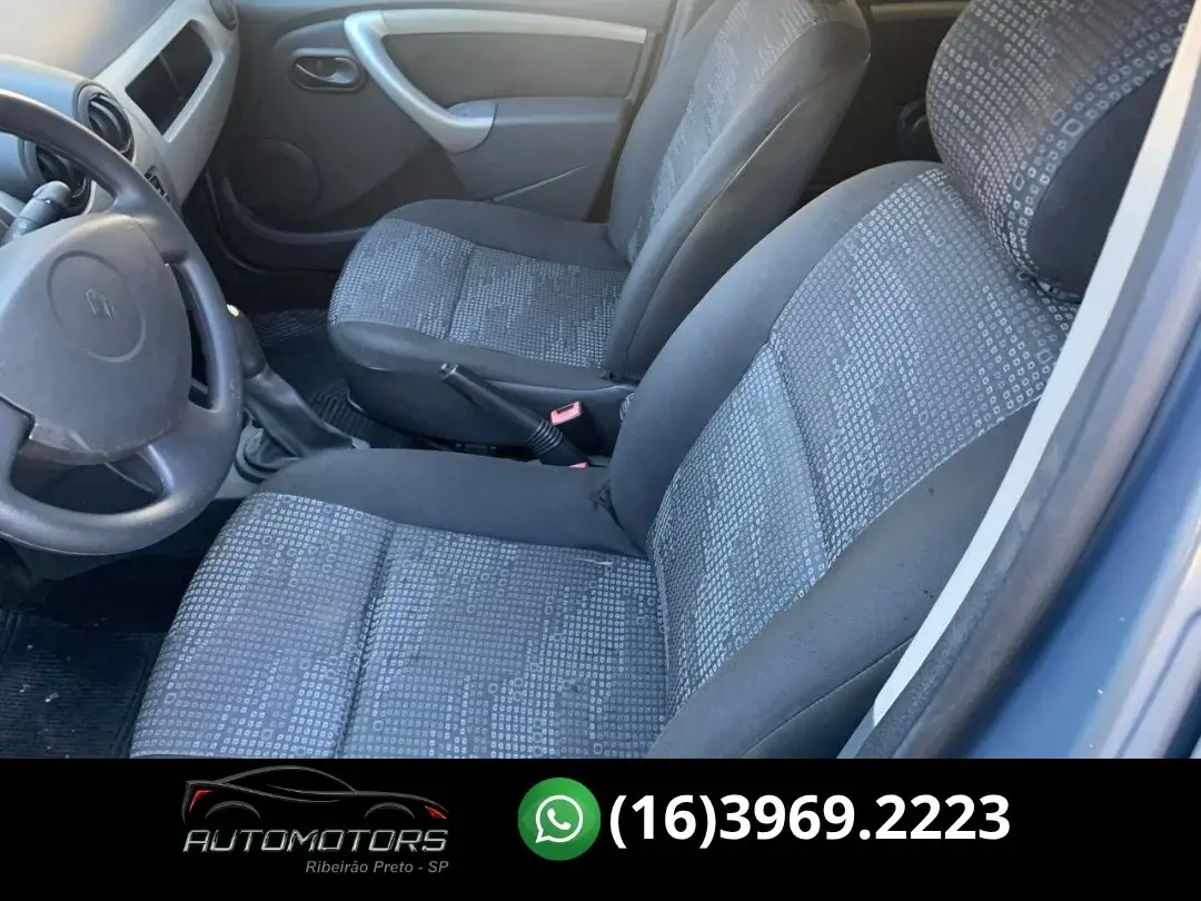RENAULT Sandero - Foto