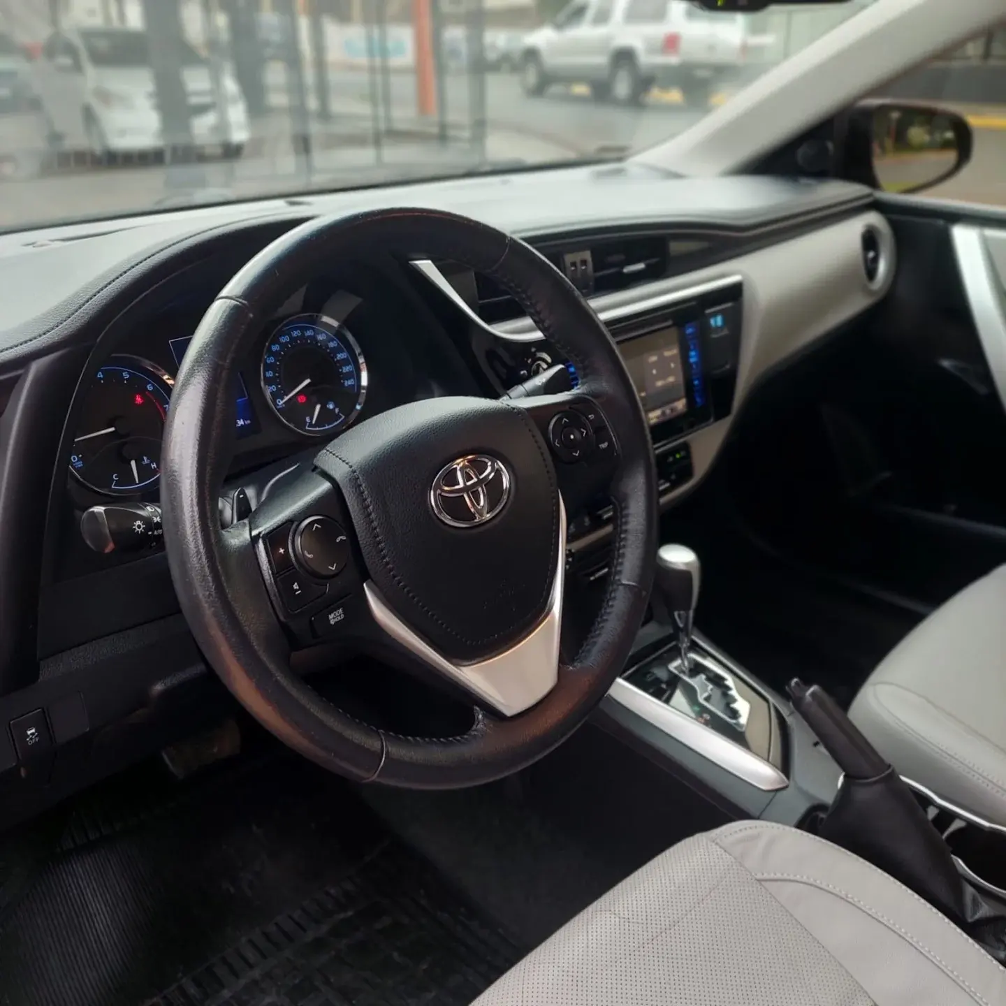 TOYOTA Corolla - Foto