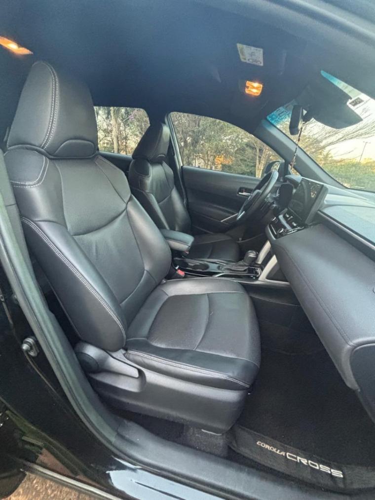 TOYOTA Corolla Cross - Foto