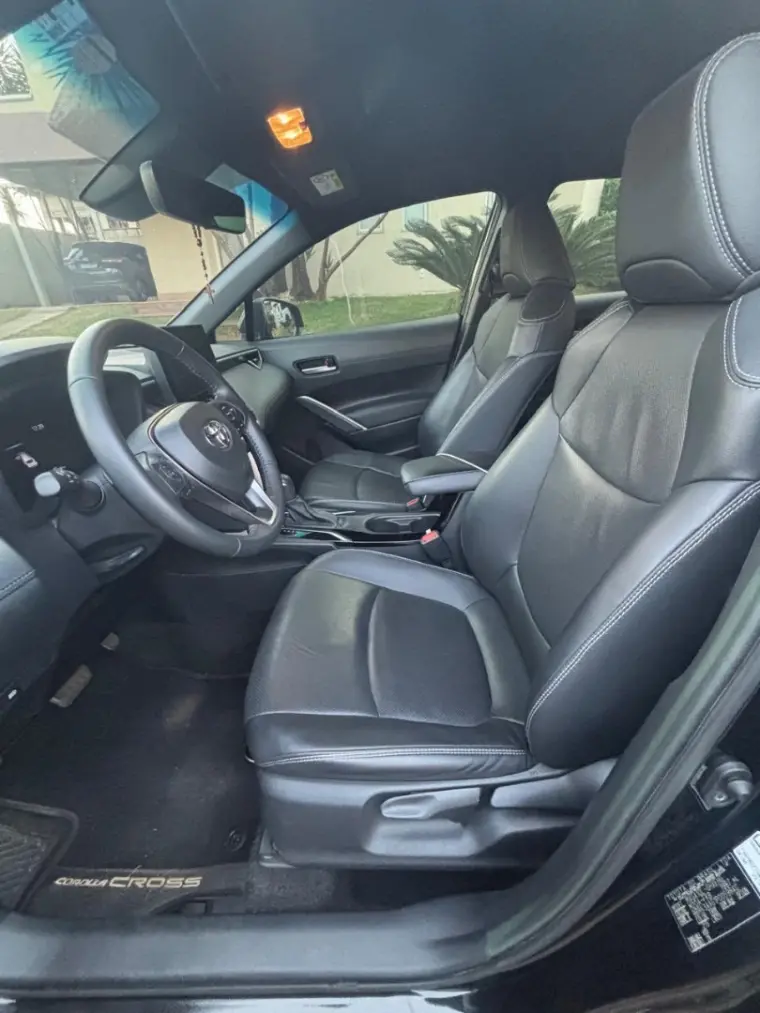 TOYOTA Corolla Cross - Foto