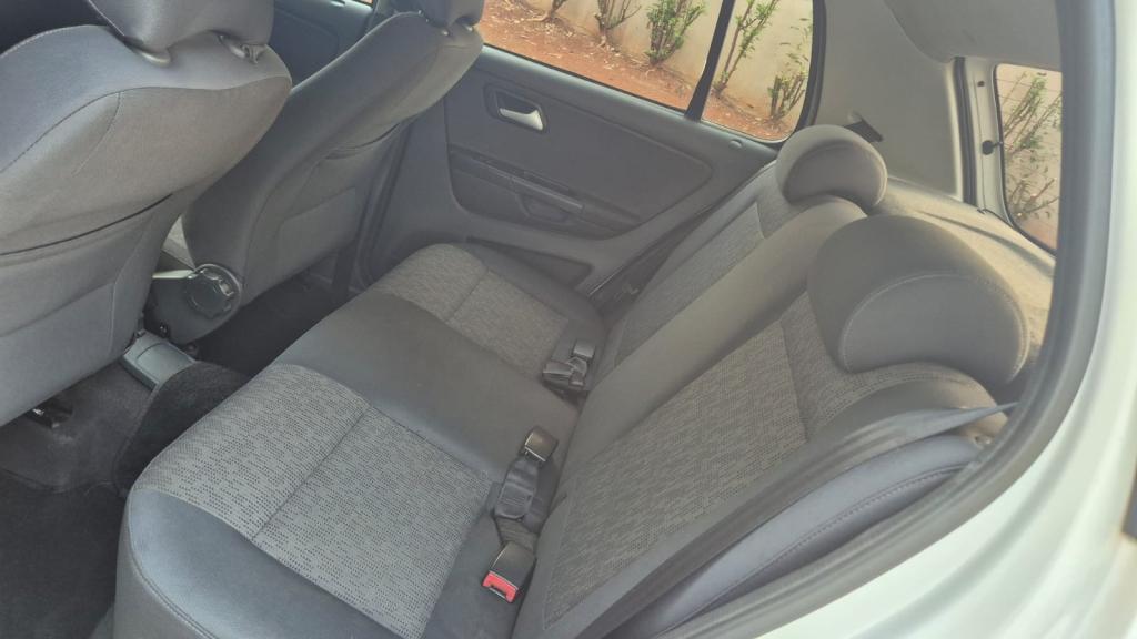 VOLKSWAGEN Fox - Foto