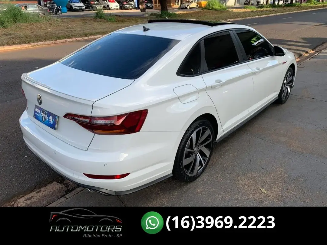 VOLKSWAGEN Jetta - Foto