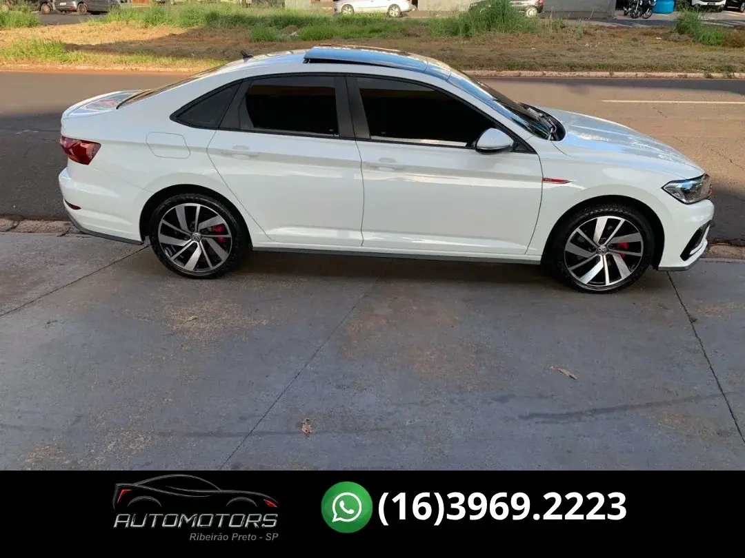 VOLKSWAGEN Jetta - Foto