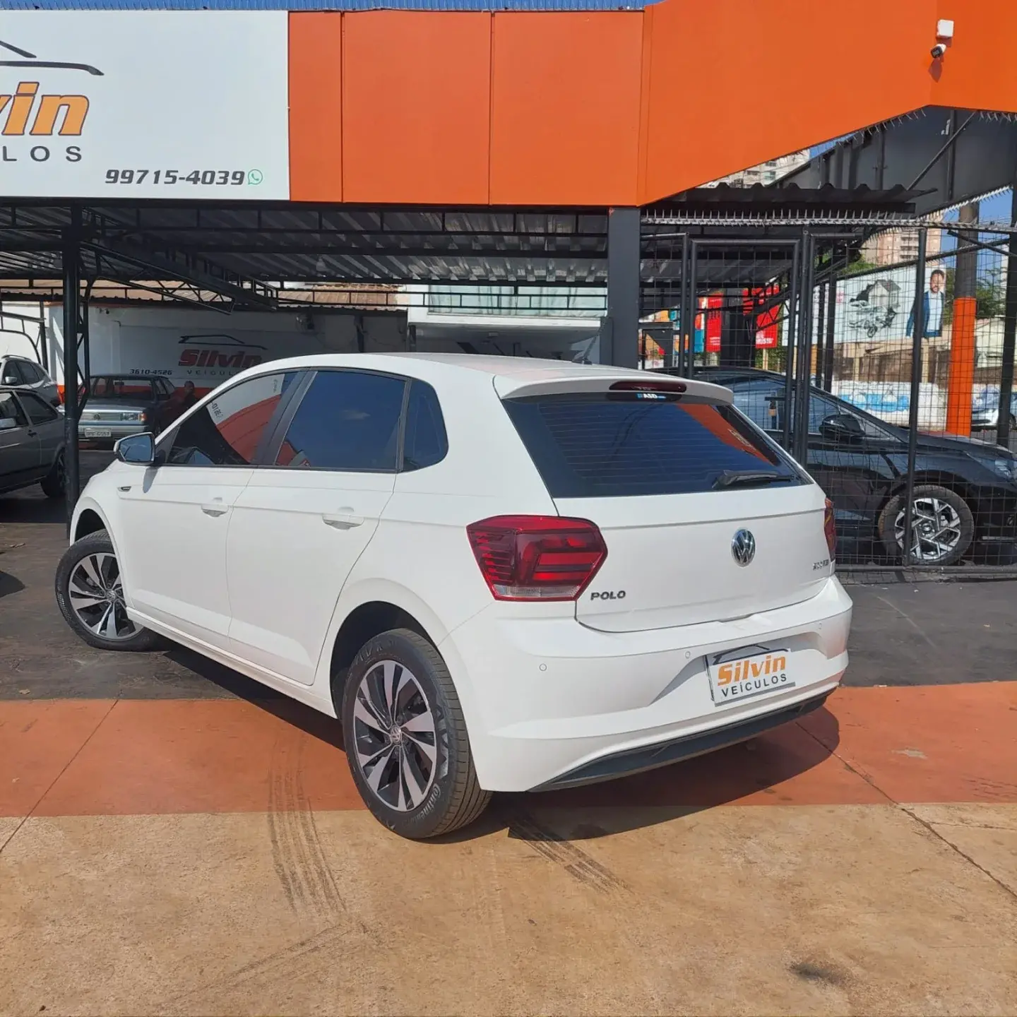 VOLKSWAGEN Polo Hatch - Foto