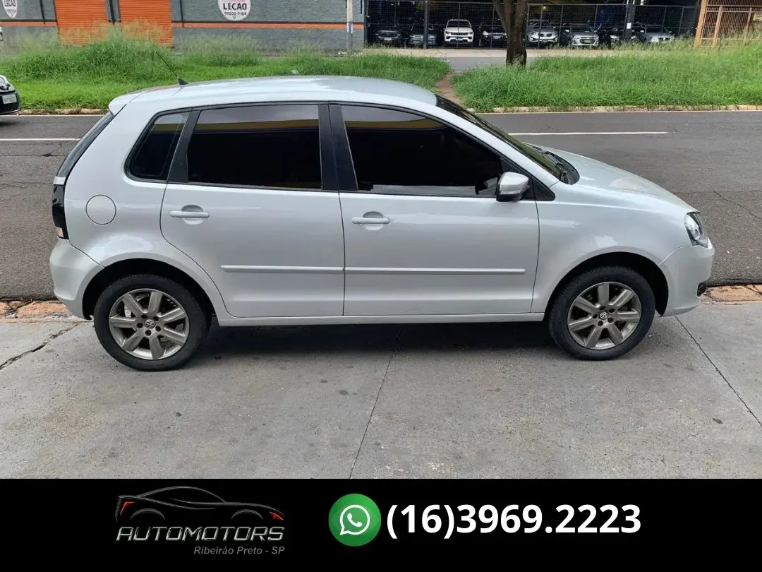 VOLKSWAGEN Polo Hatch - Foto