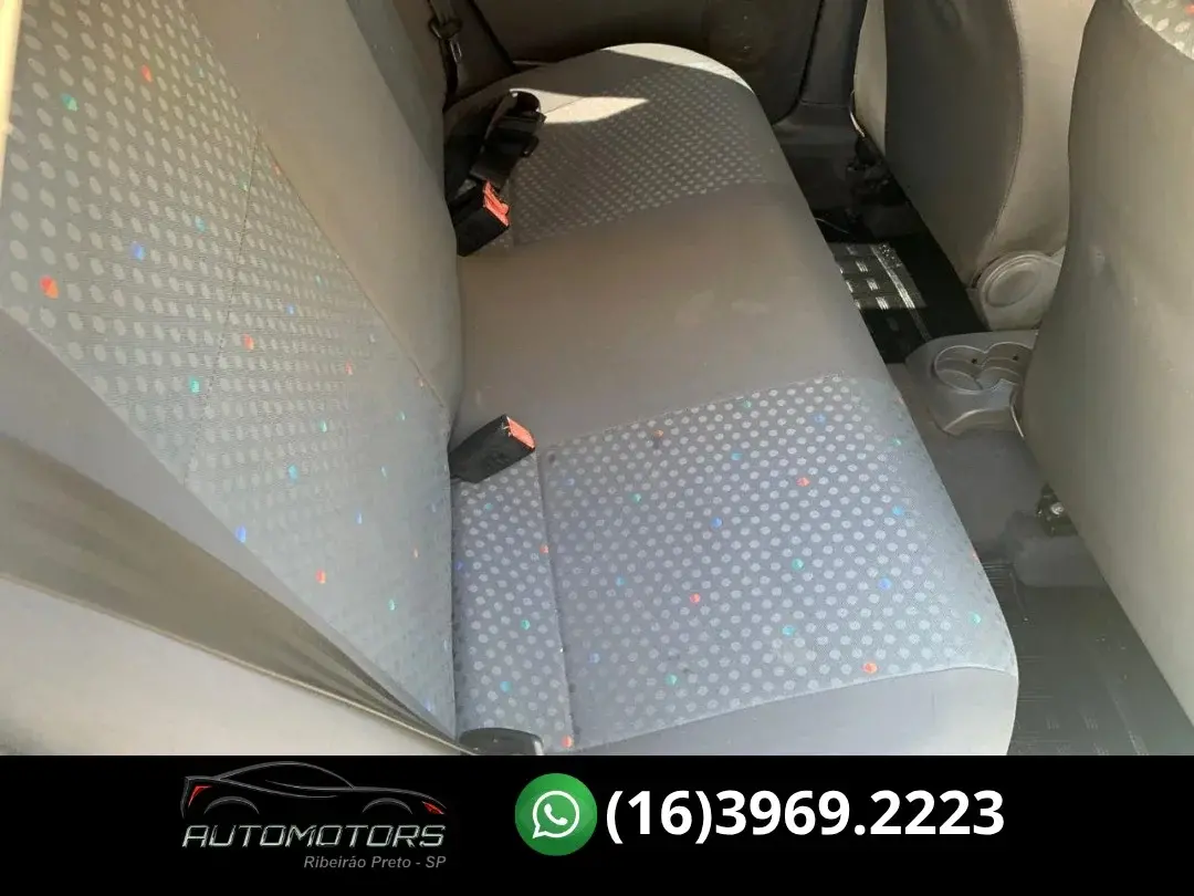 VOLKSWAGEN Polo Hatch - Foto