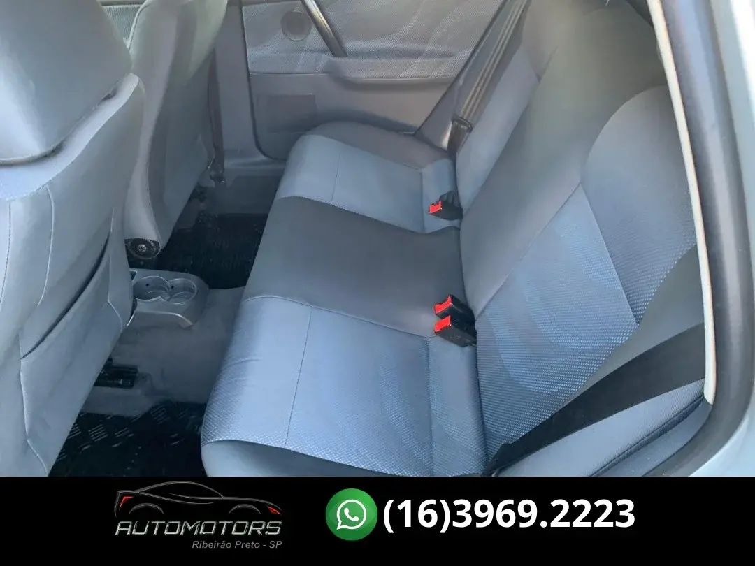 VOLKSWAGEN Polo Hatch - Foto