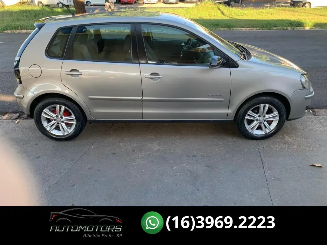 VOLKSWAGEN Polo Hatch - Foto