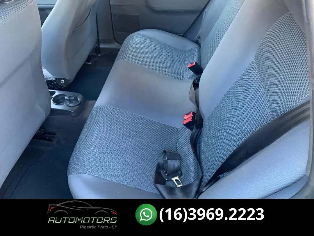 VOLKSWAGEN Polo Hatch - Foto
