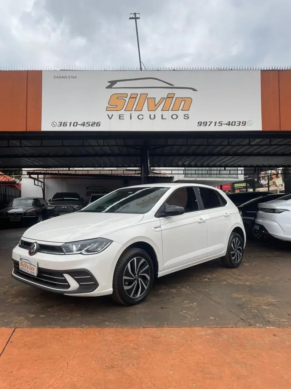VOLKSWAGEN Polo Hatch - Foto