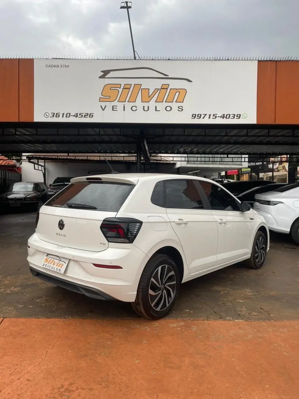 VOLKSWAGEN Polo Hatch - Foto
