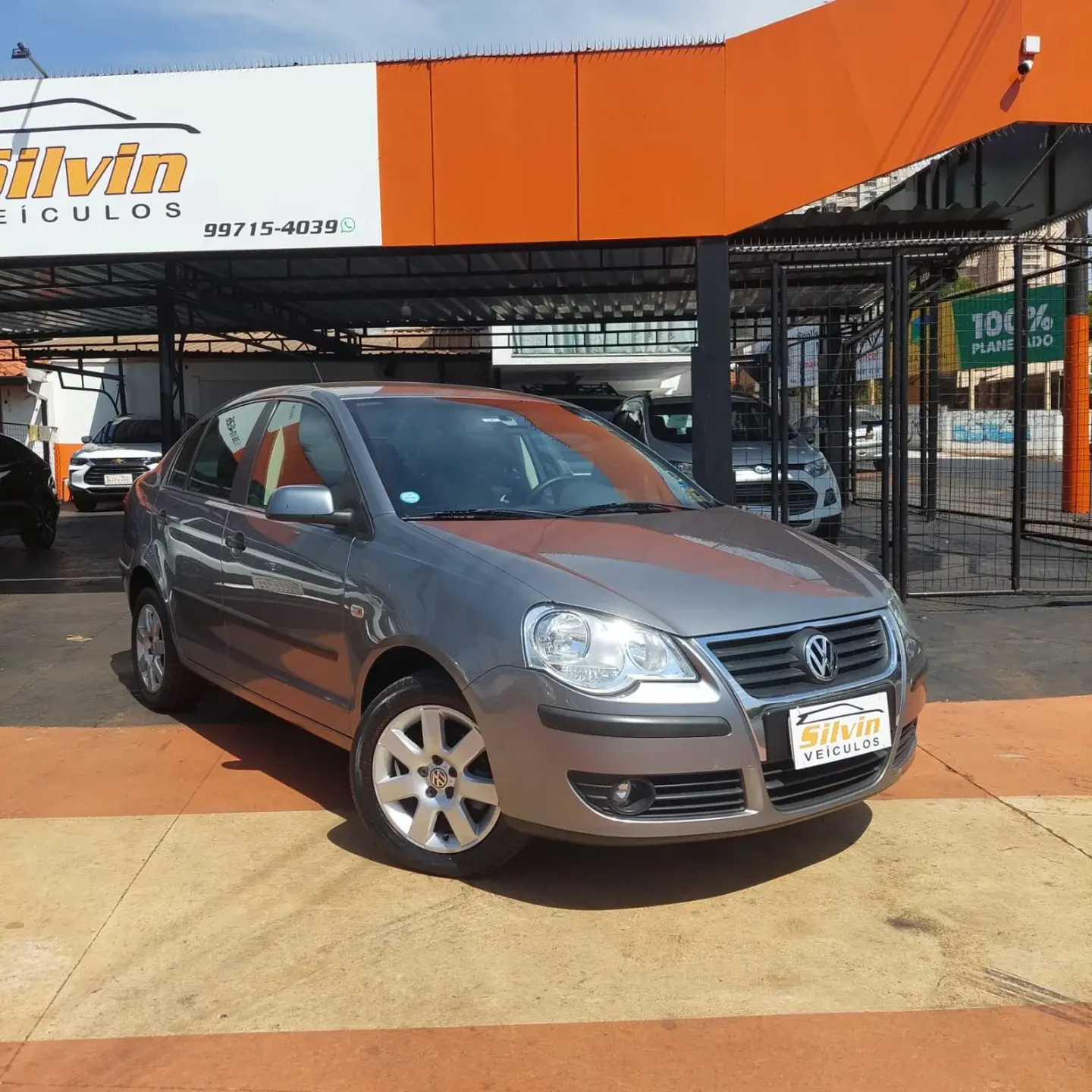 VOLKSWAGEN Polo Sedan