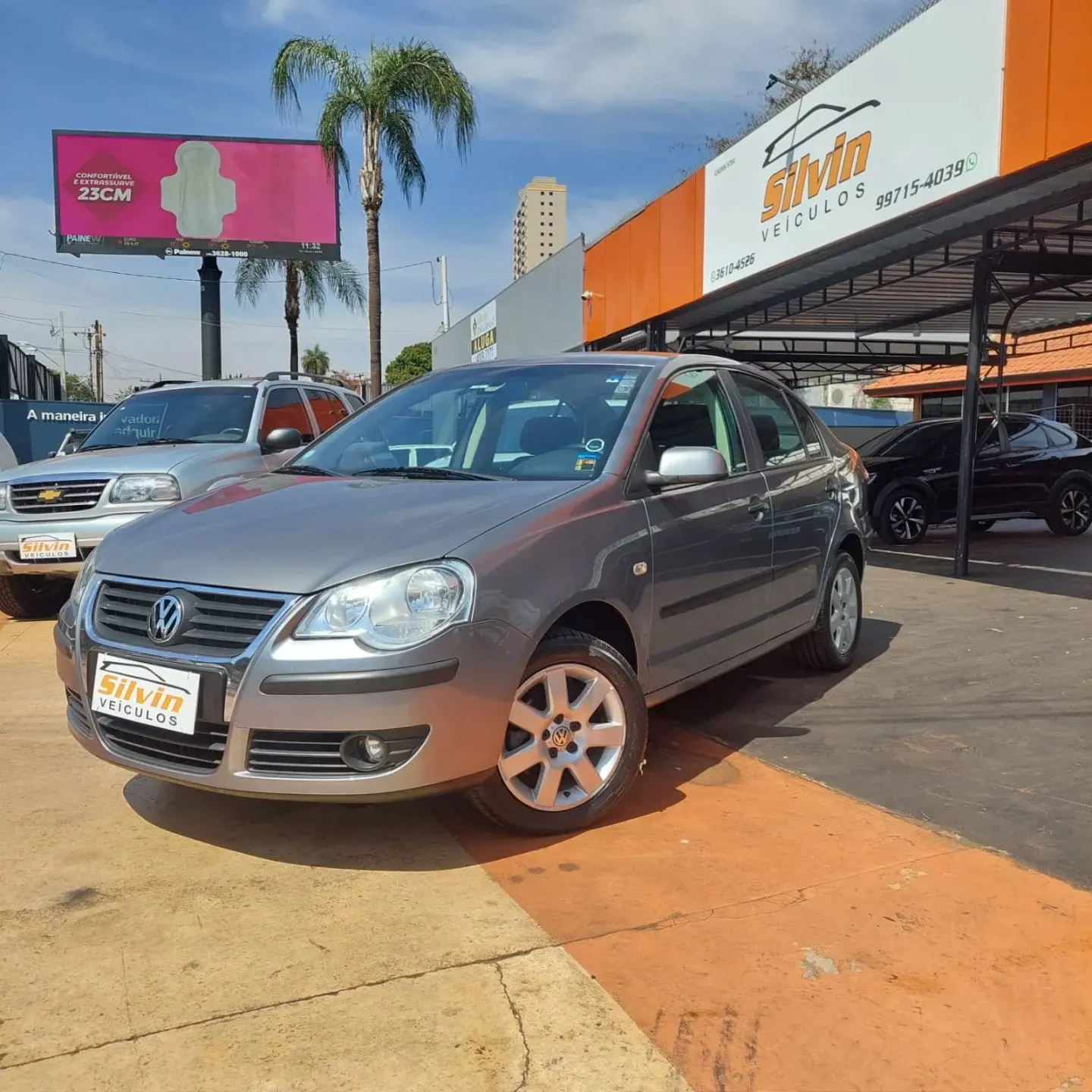 VOLKSWAGEN Polo Sedan - Foto