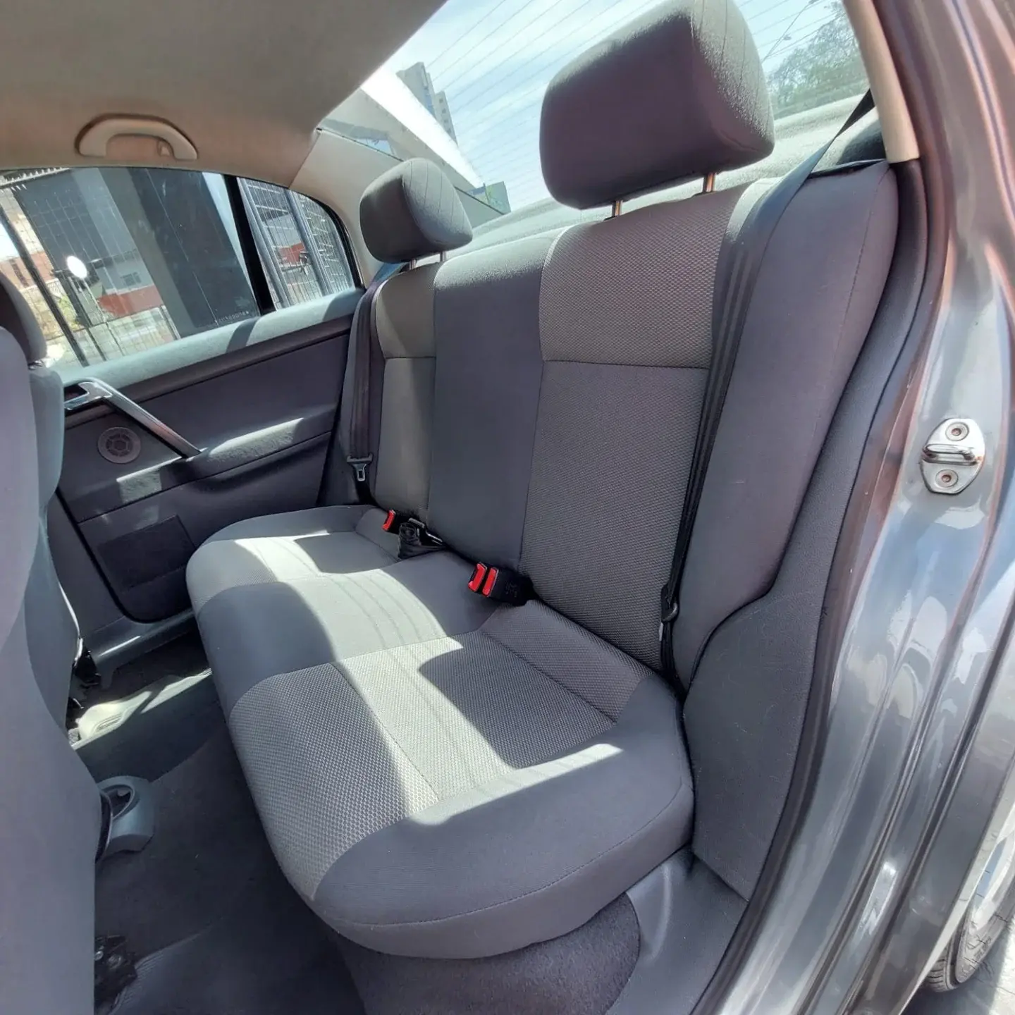 VOLKSWAGEN Polo Sedan - Foto