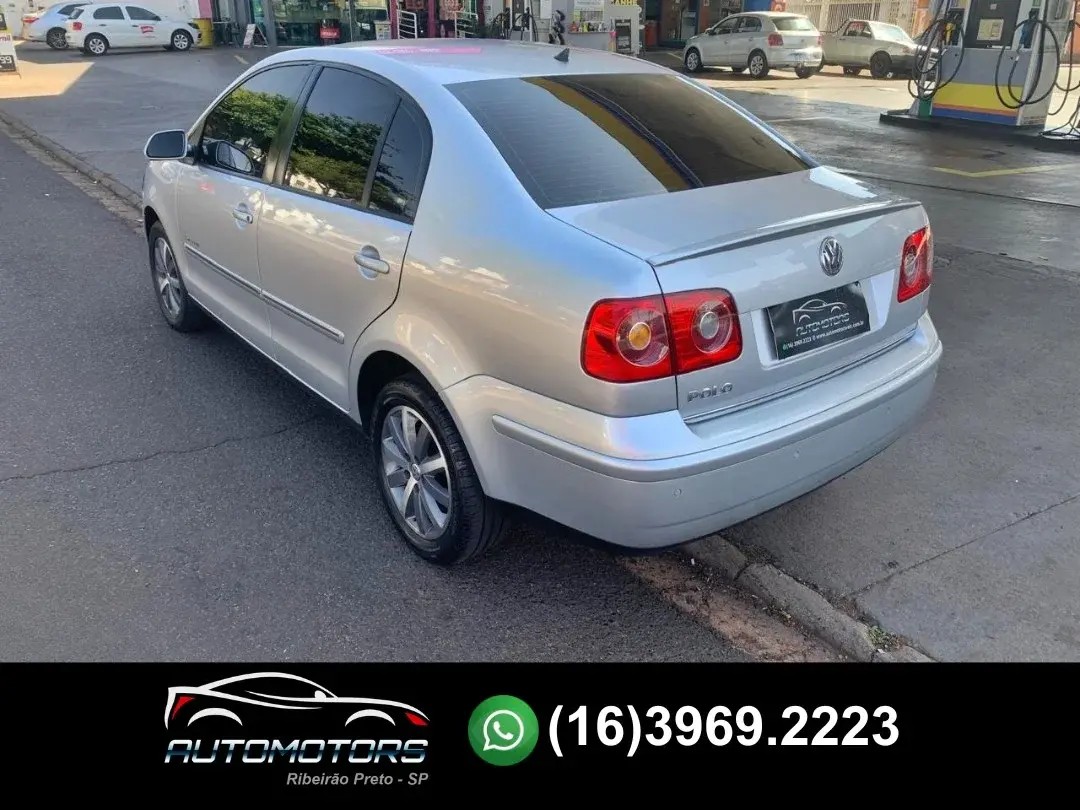 VOLKSWAGEN Polo Sedan - Foto