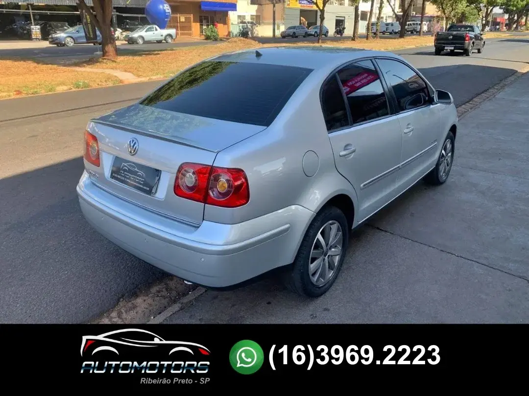 VOLKSWAGEN Polo Sedan - Foto