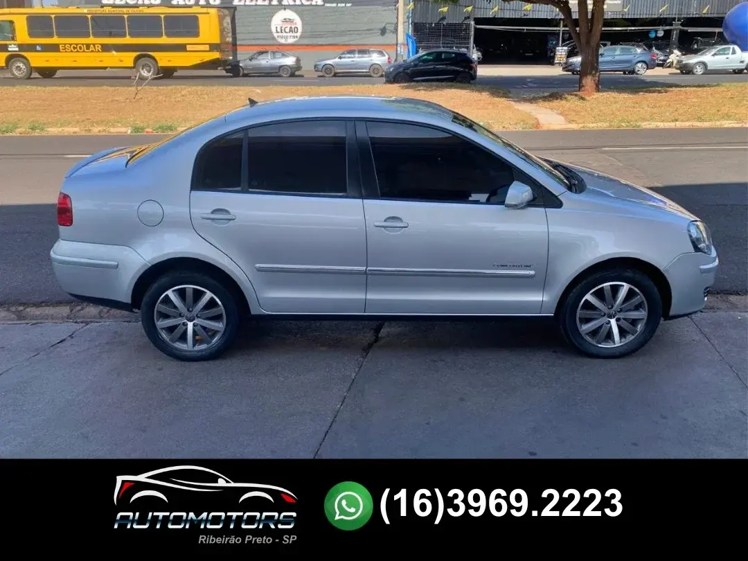 VOLKSWAGEN Polo Sedan - Foto