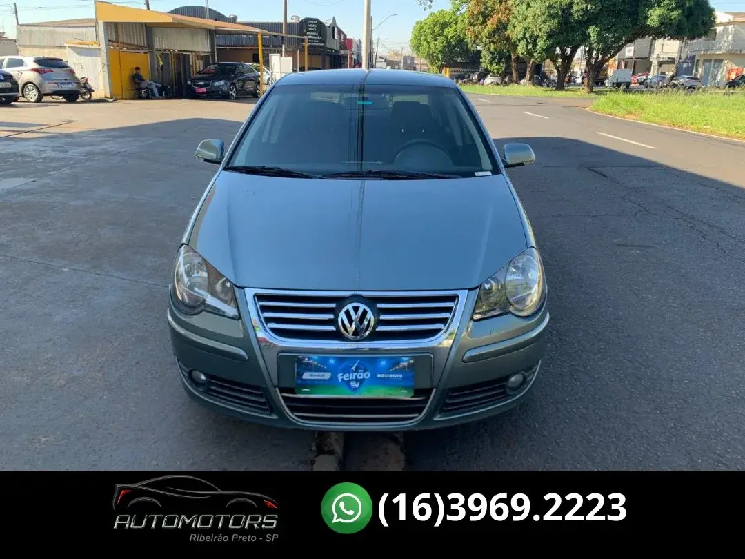 VOLKSWAGEN Polo Sedan - Foto