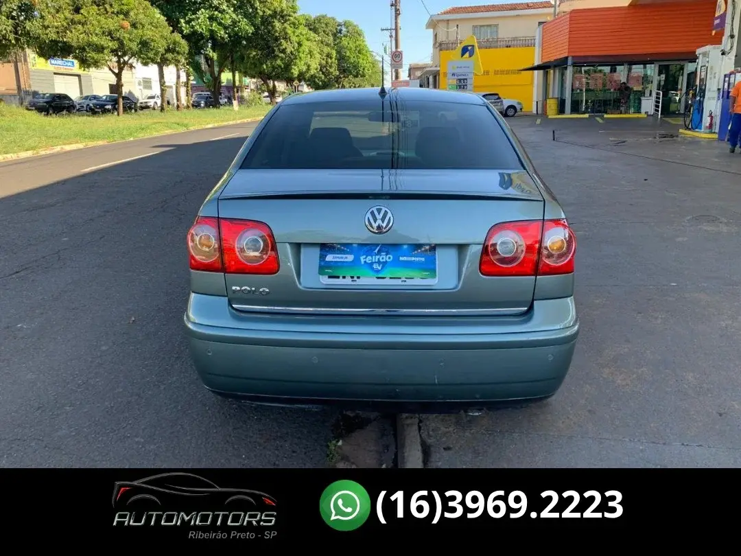 VOLKSWAGEN Polo Sedan - Foto