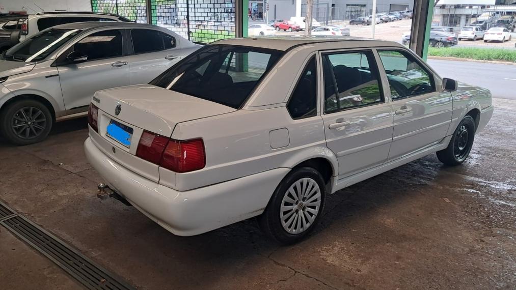 VOLKSWAGEN Santana - Foto