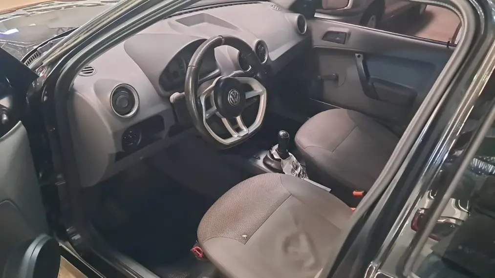 VOLKSWAGEN Saveiro - Foto