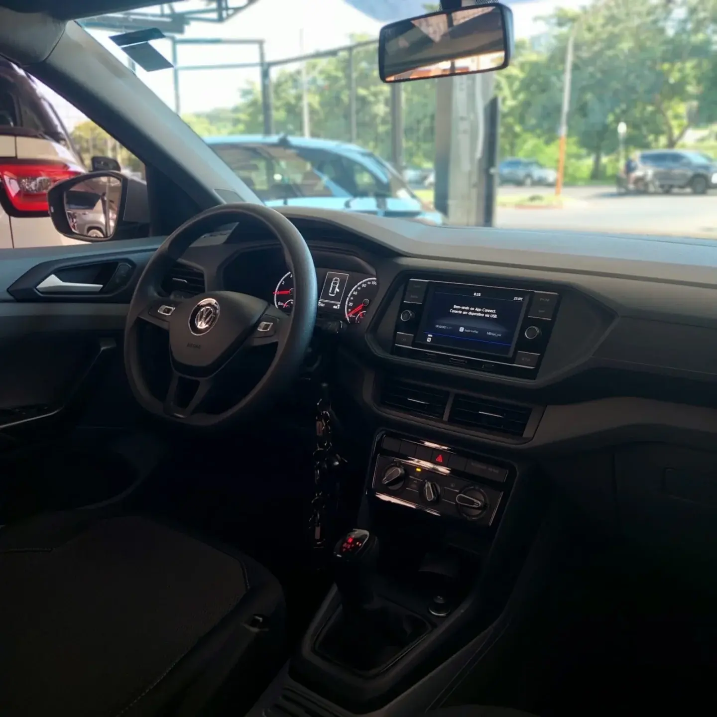 VOLKSWAGEN T-Cross - Foto