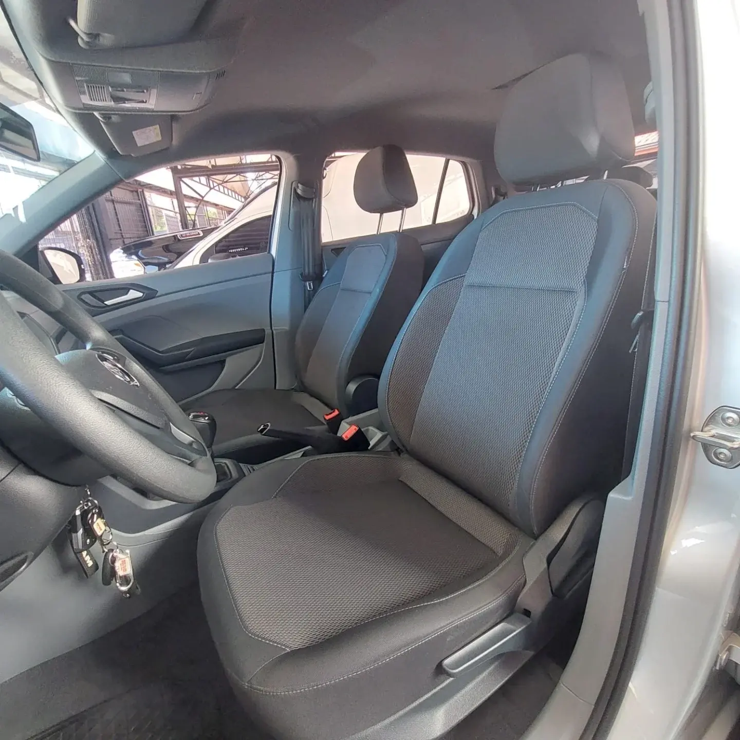 VOLKSWAGEN T-Cross - Foto