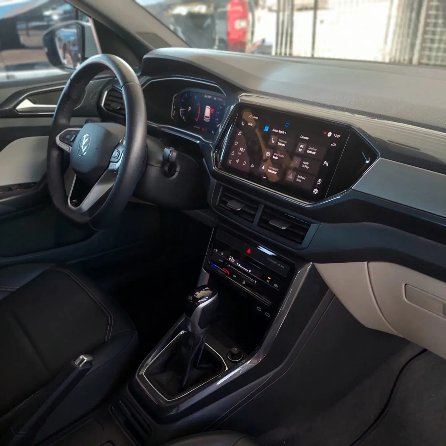 VOLKSWAGEN T-Cross - Foto