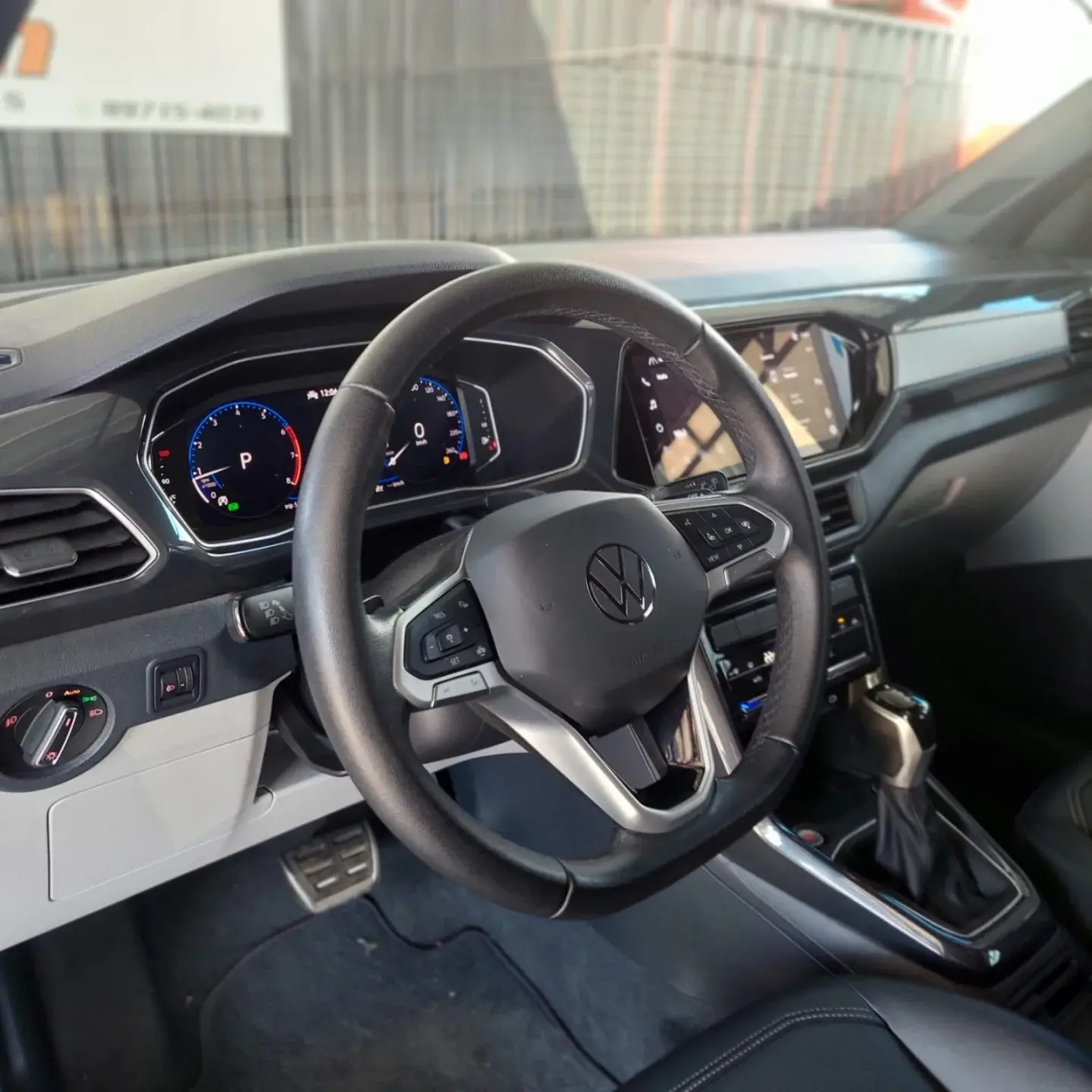 VOLKSWAGEN T-Cross - Foto