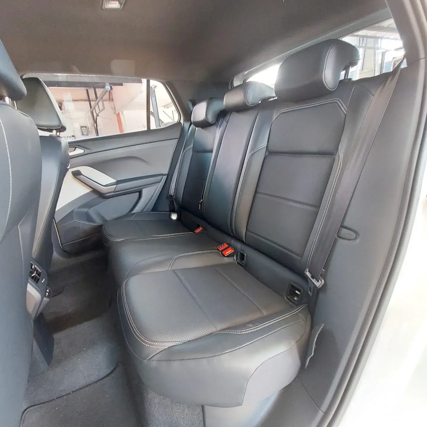VOLKSWAGEN T-Cross - Foto