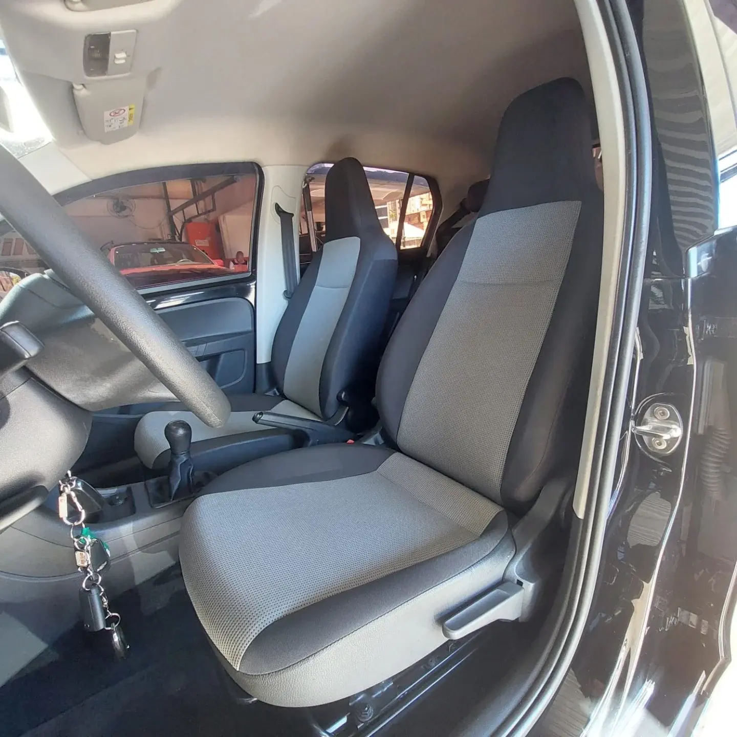 VOLKSWAGEN UP - Foto